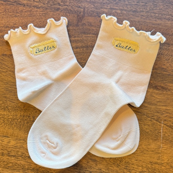 “Butter” Ruffle Crew Pink Socks - Picture 1 of 1